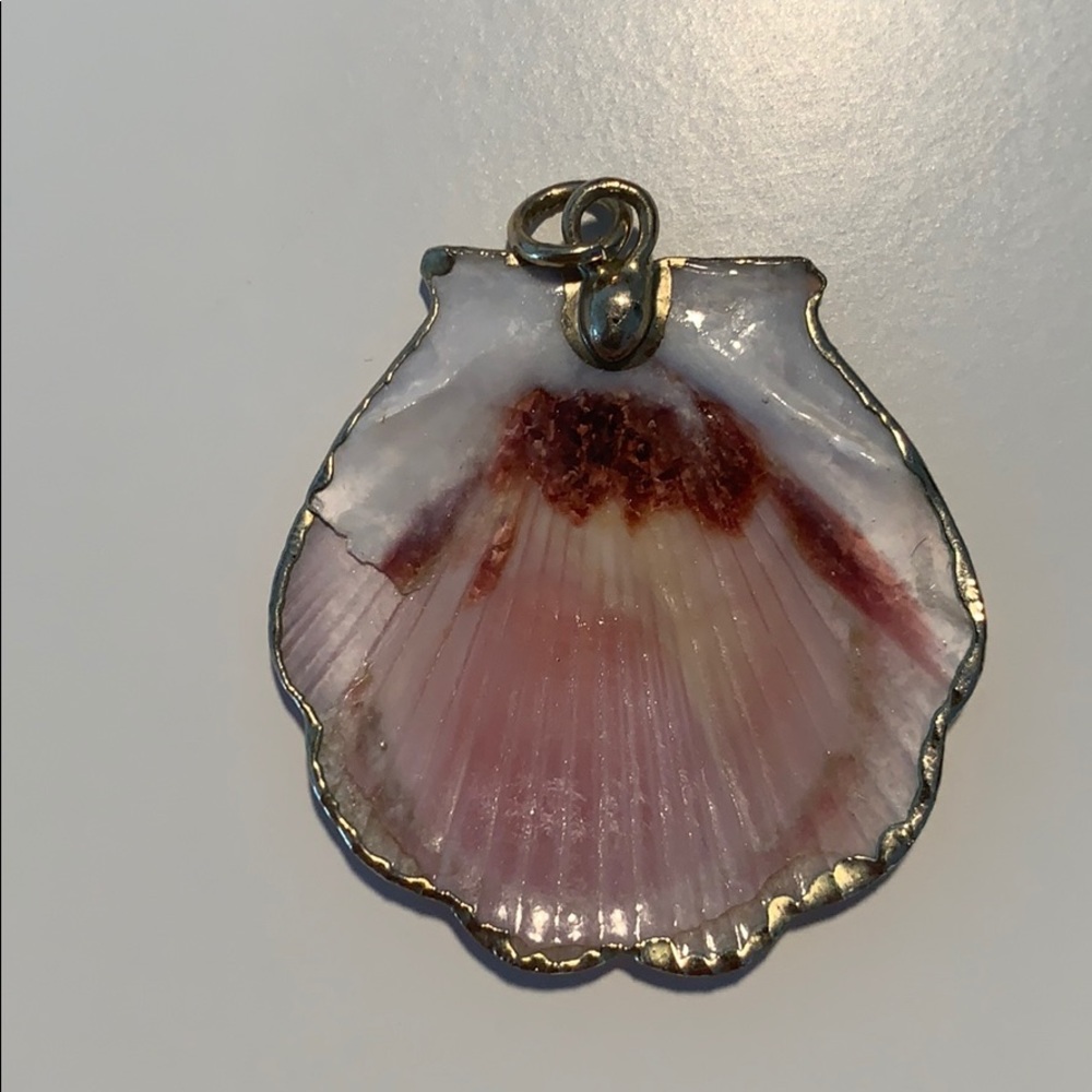 Shell Medal - Picture 2 of 3